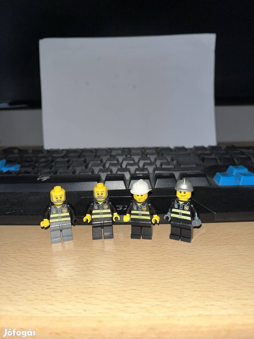 Lego tűzoltó és munkások