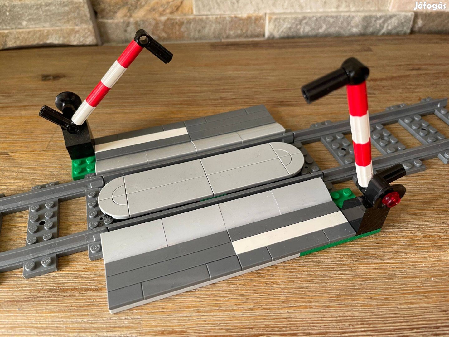 Lego vasuti vonat atajaro Lego sorompos vonatatjaro