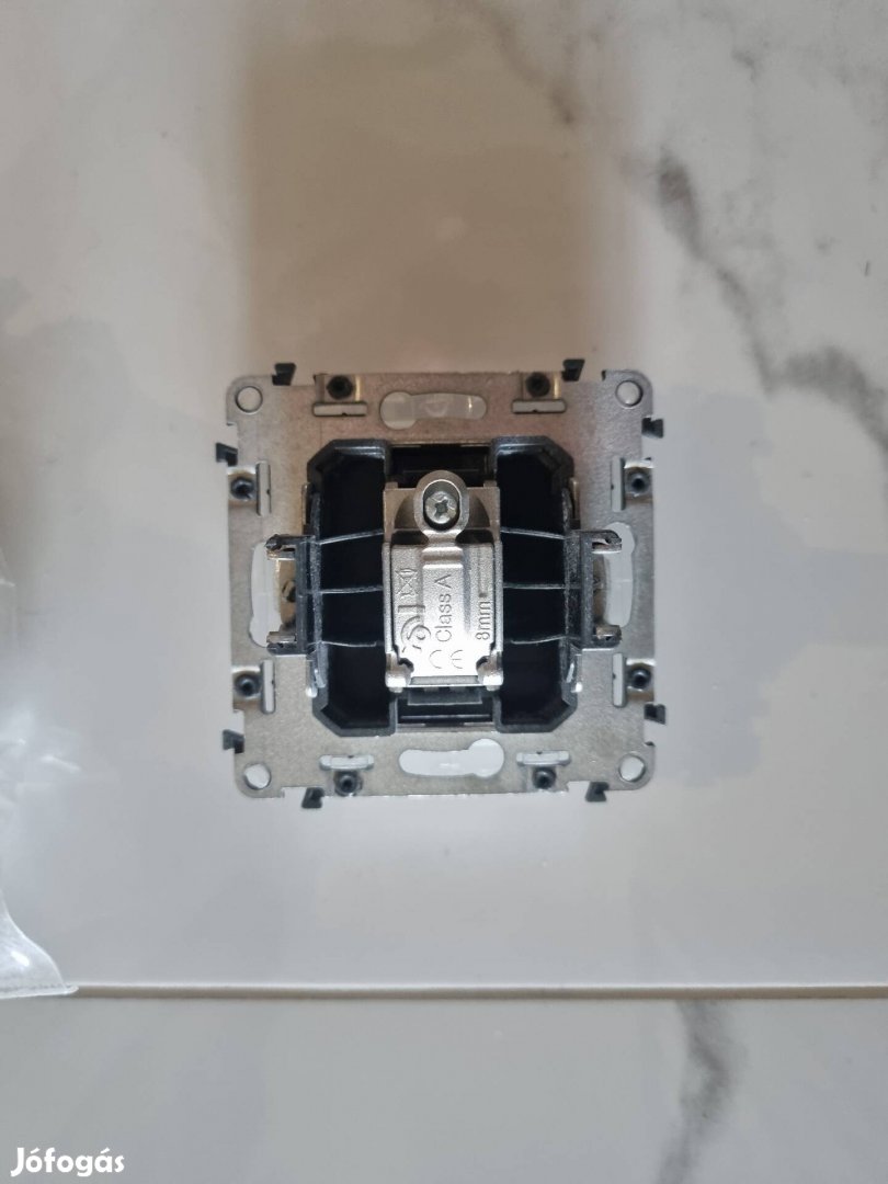 Legrand Tvs aljzat