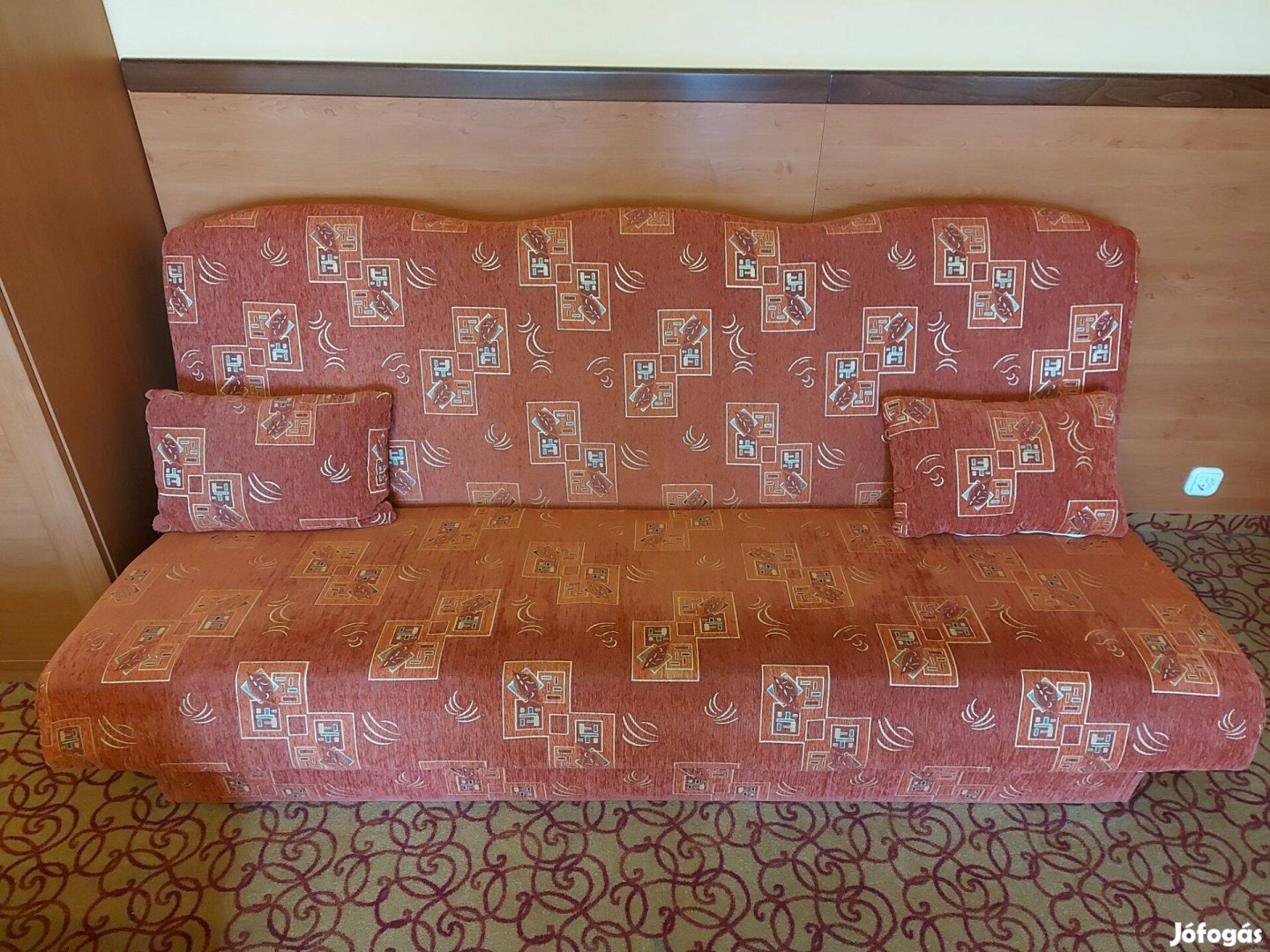 Lehajtható kanapé ágyneműtartós 190 cm x 115 cm lehajtva, bordó