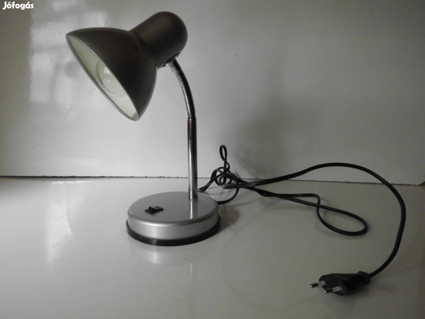 Leiner flexibils nyakú asztali lámpa