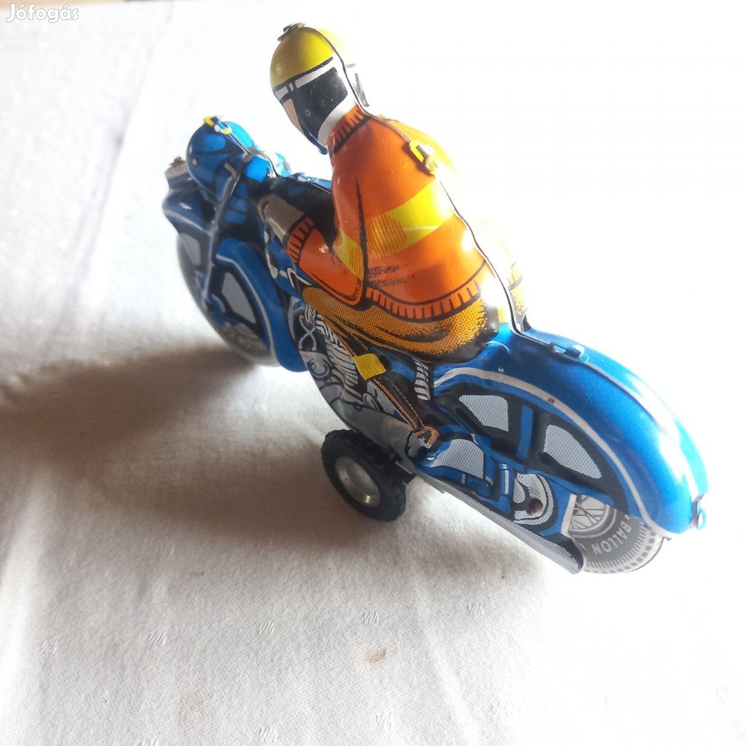 Lemezárugyári lendület motor