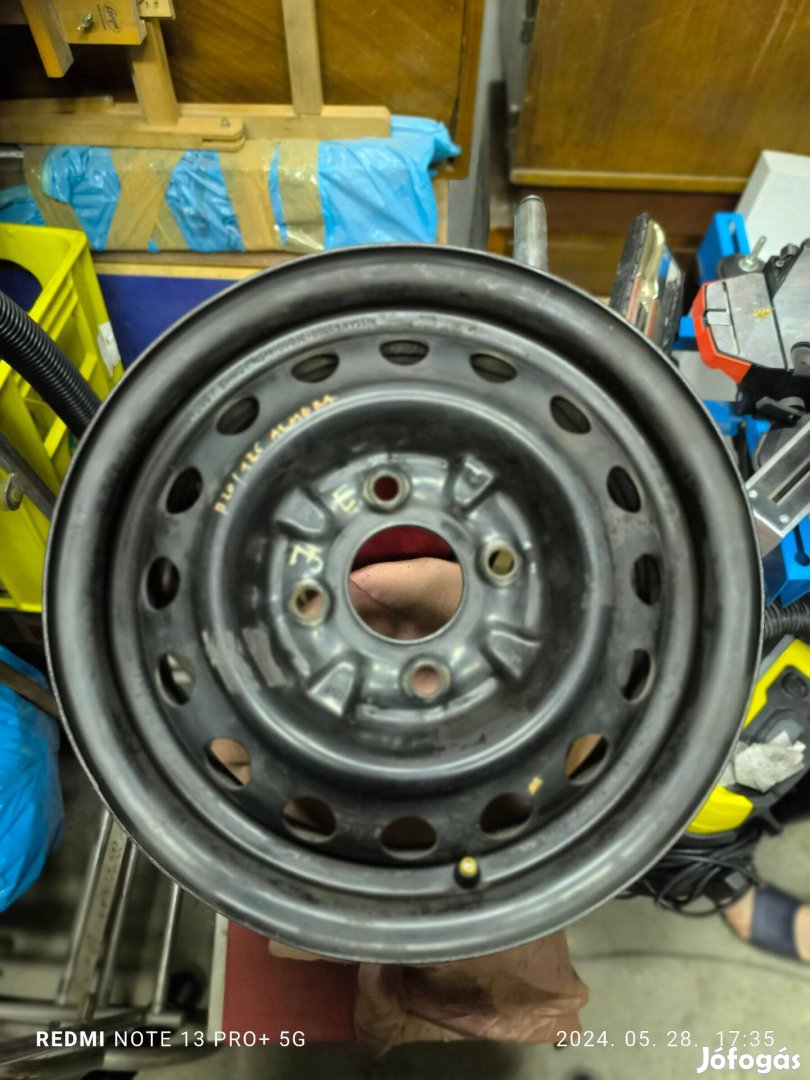 Lemezfelni Nissan