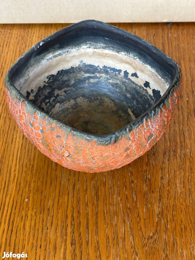 Lénárt Mihály zsugormázas kerámia