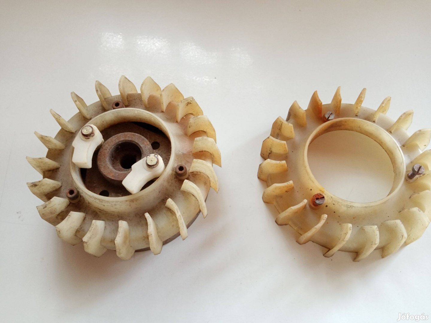 Lendkerék ventilátorral +1 tartalék szélkerék egyben ennyi