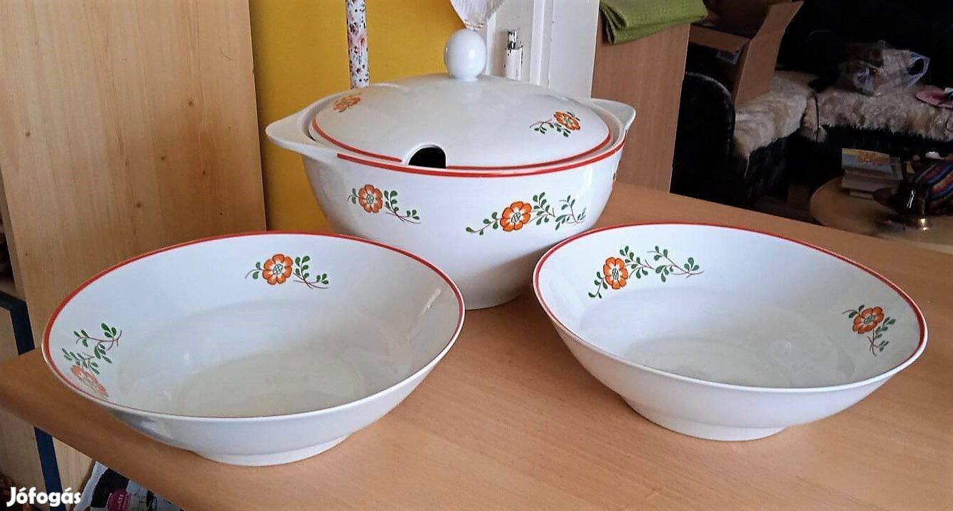 Lengyel Lubiana porcelán levestál két tálaló tállal