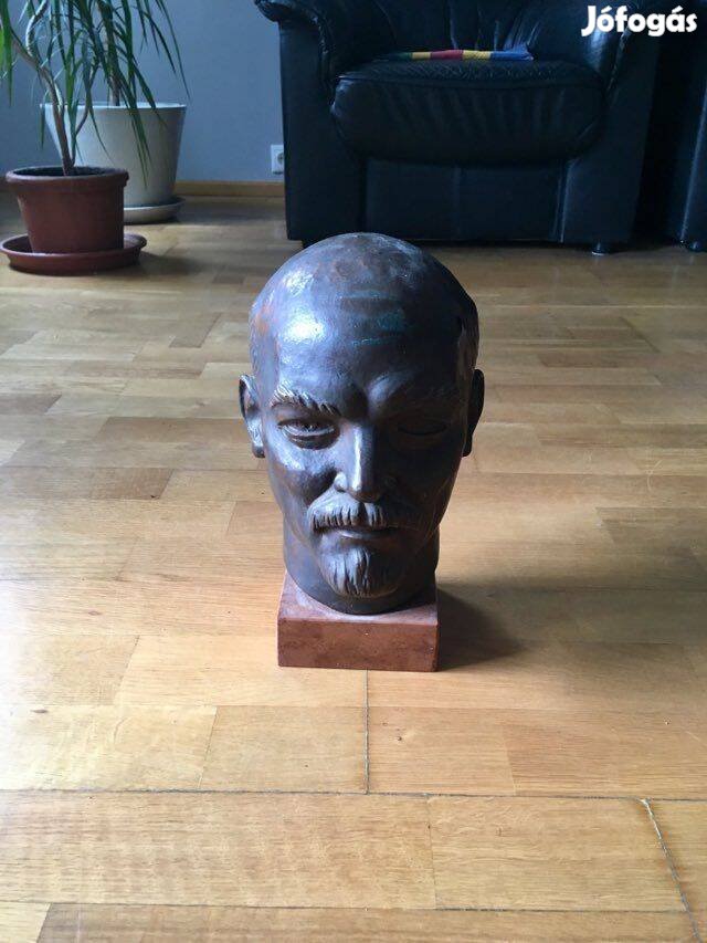 Lenin bronz szobor!