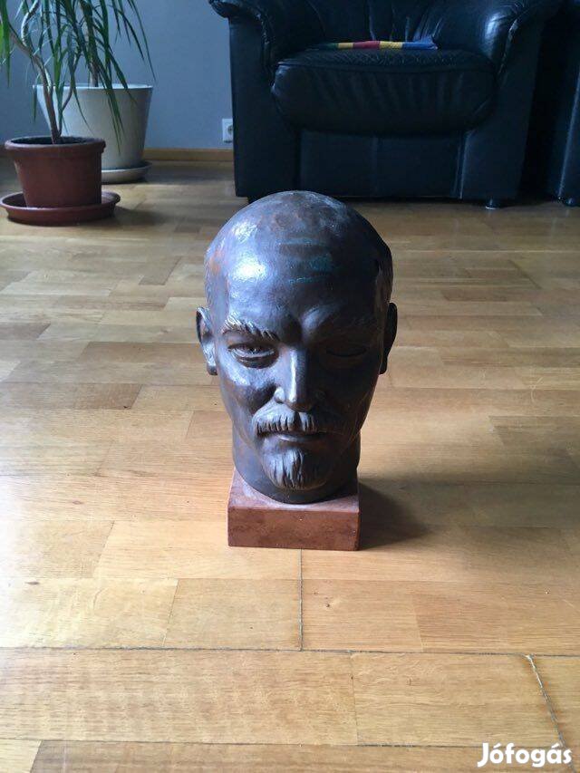 Lenin bronz szobor!