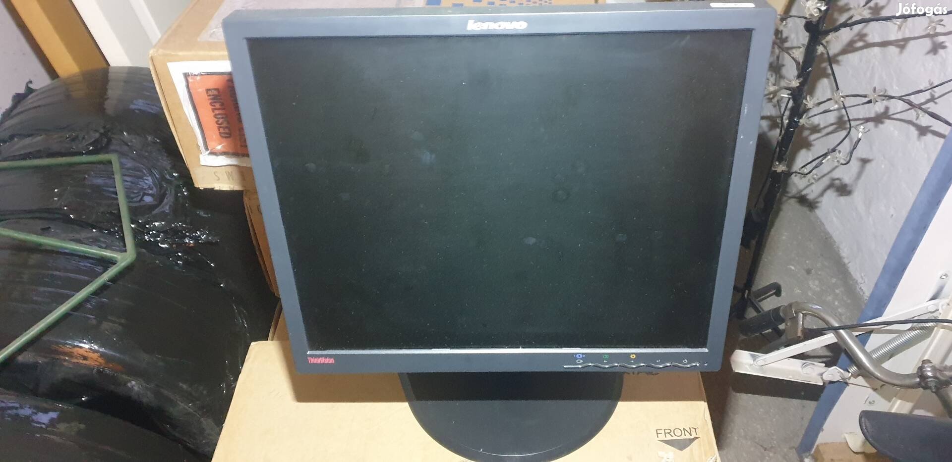 Lenovo 19" monitor 