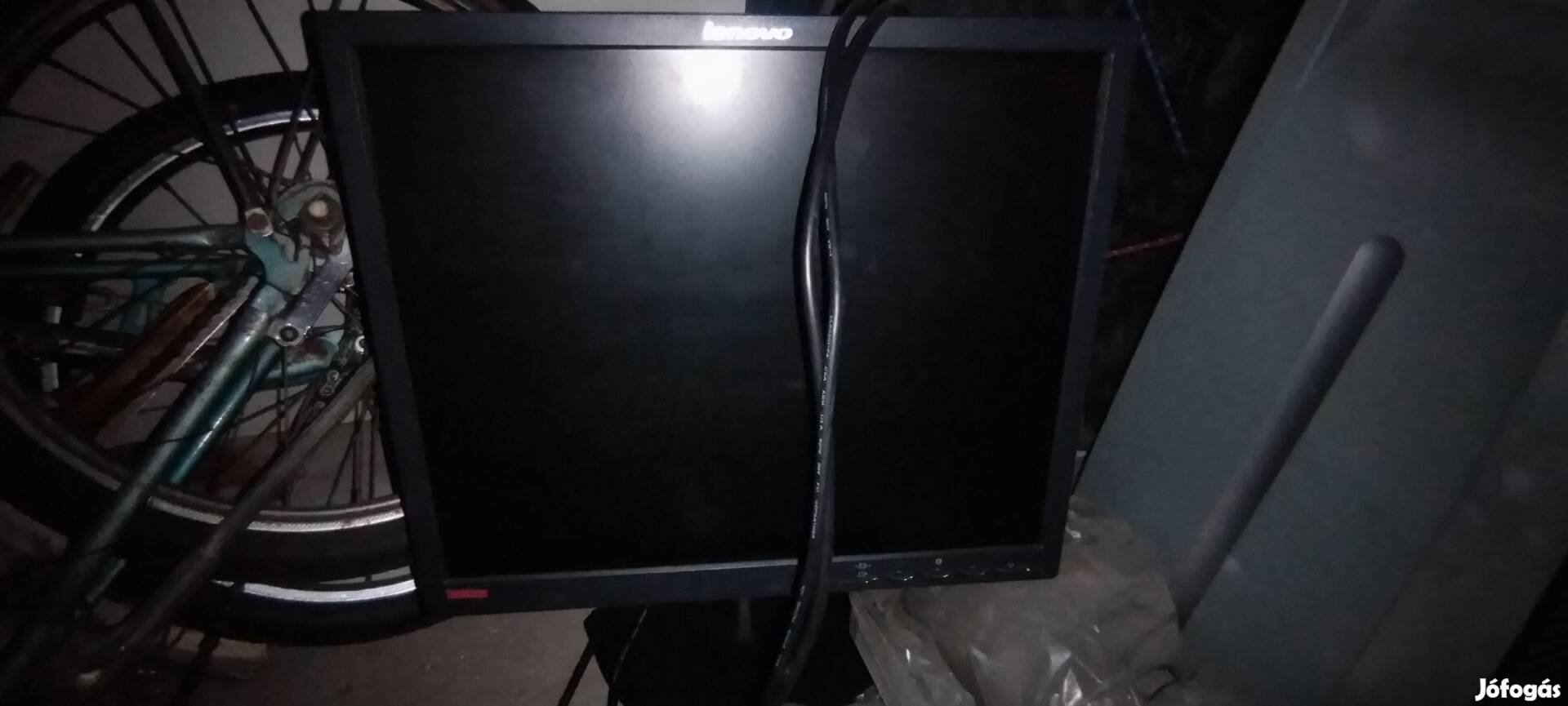 Lenovo 19" monitor 