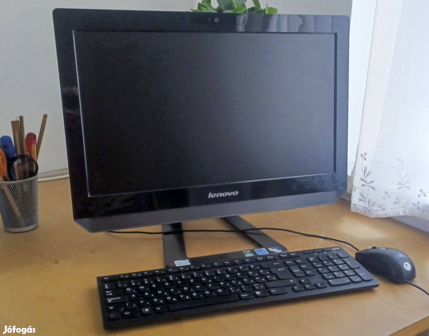 Lenovo C320 All-in-One 20" + egér + bill + Windows 11