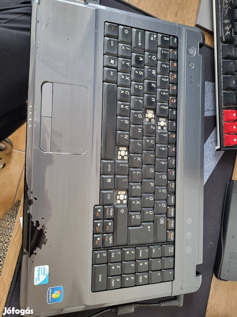 Lenovo G550, T4400, képernyő nélkül. HDMI működik