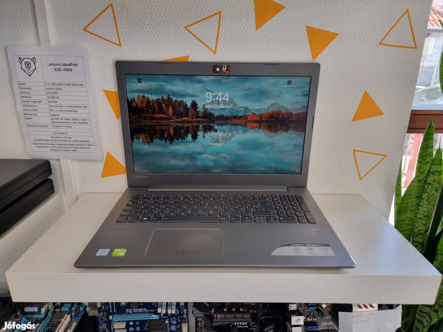Lenovo Ideapad 520-15IKB laptop kisebb játékokra is