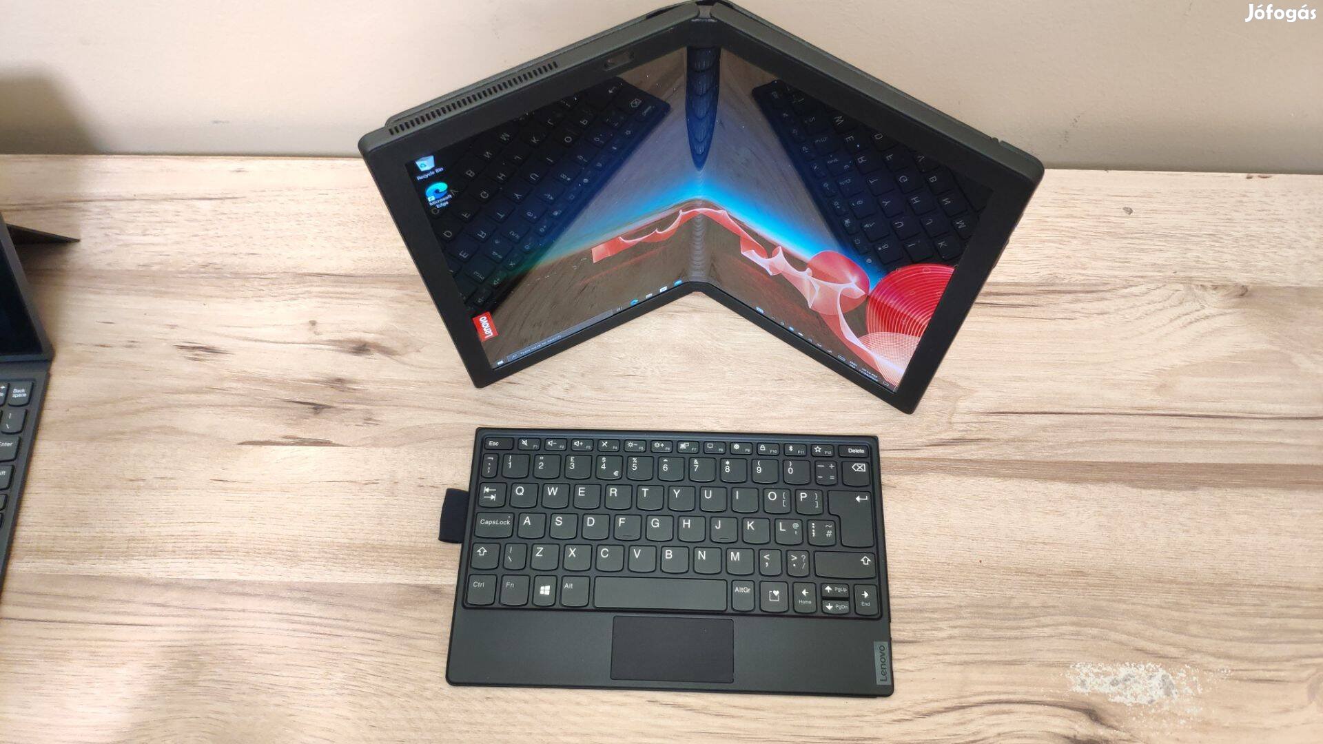 Lenovo Thinkpad X1 Fold hajlítható kijelzős tablet OLED kijelzővel