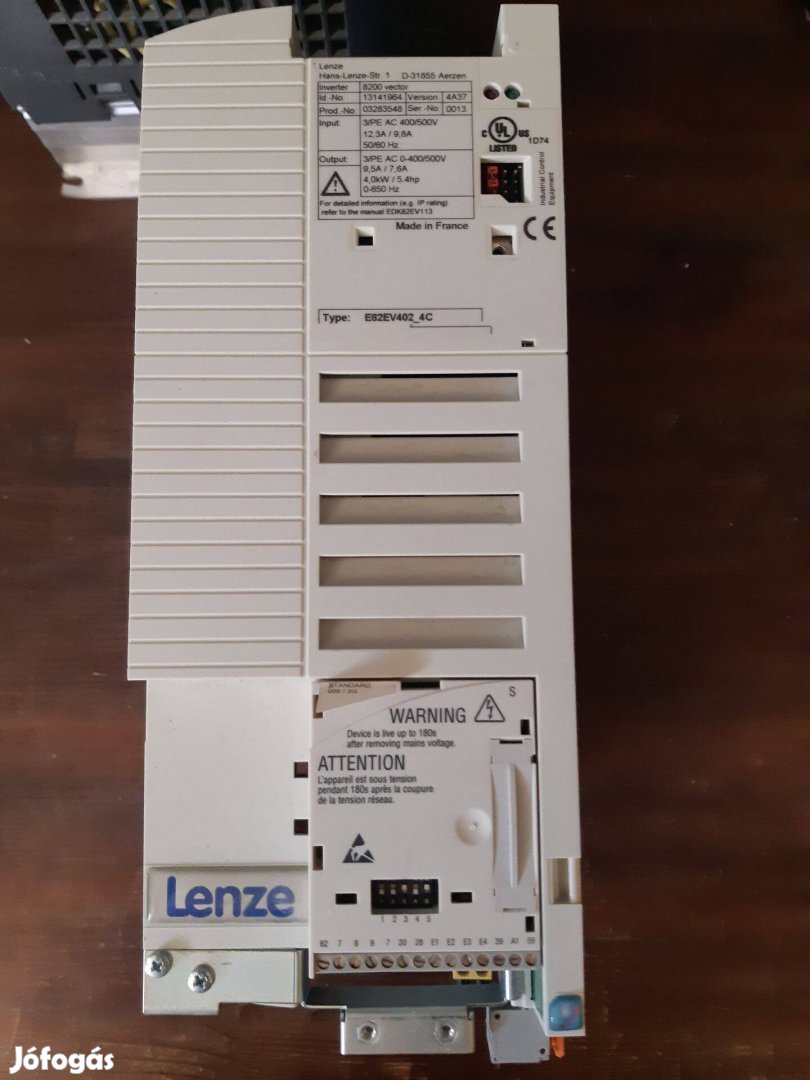 Lenze 8200 Vector frekvenciaváltó, pontos típus E82EV402_4C