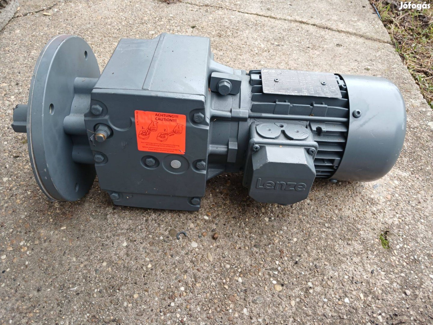 Lenze villanymotor hajtóművel 0,55 kW 1 vagy 3 fázis Új