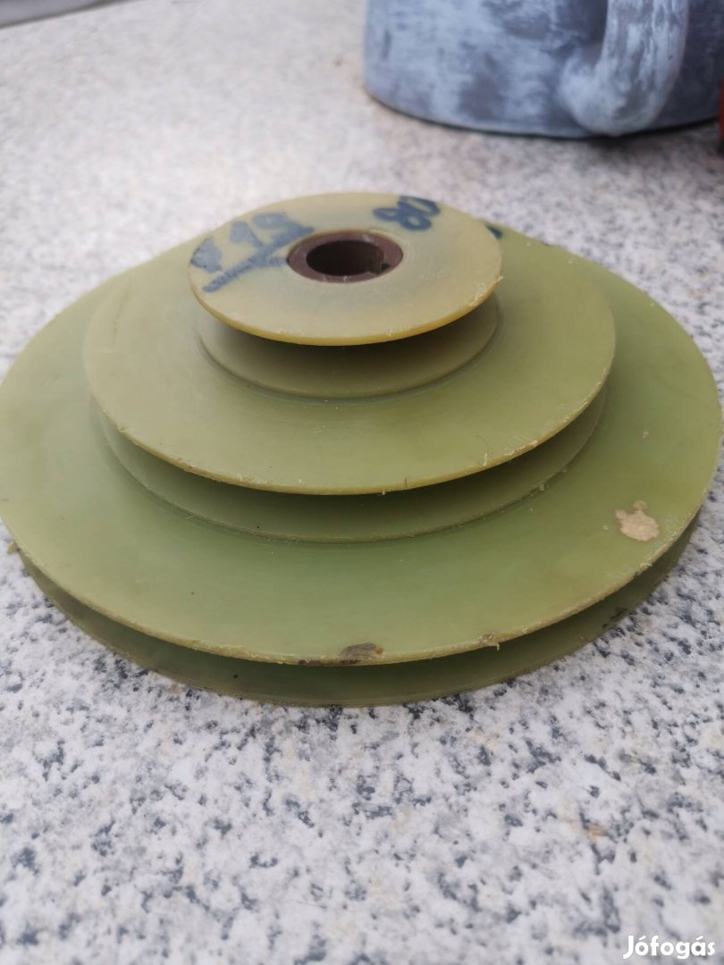 Lépcsős ékszíjtárcsa 13mm
