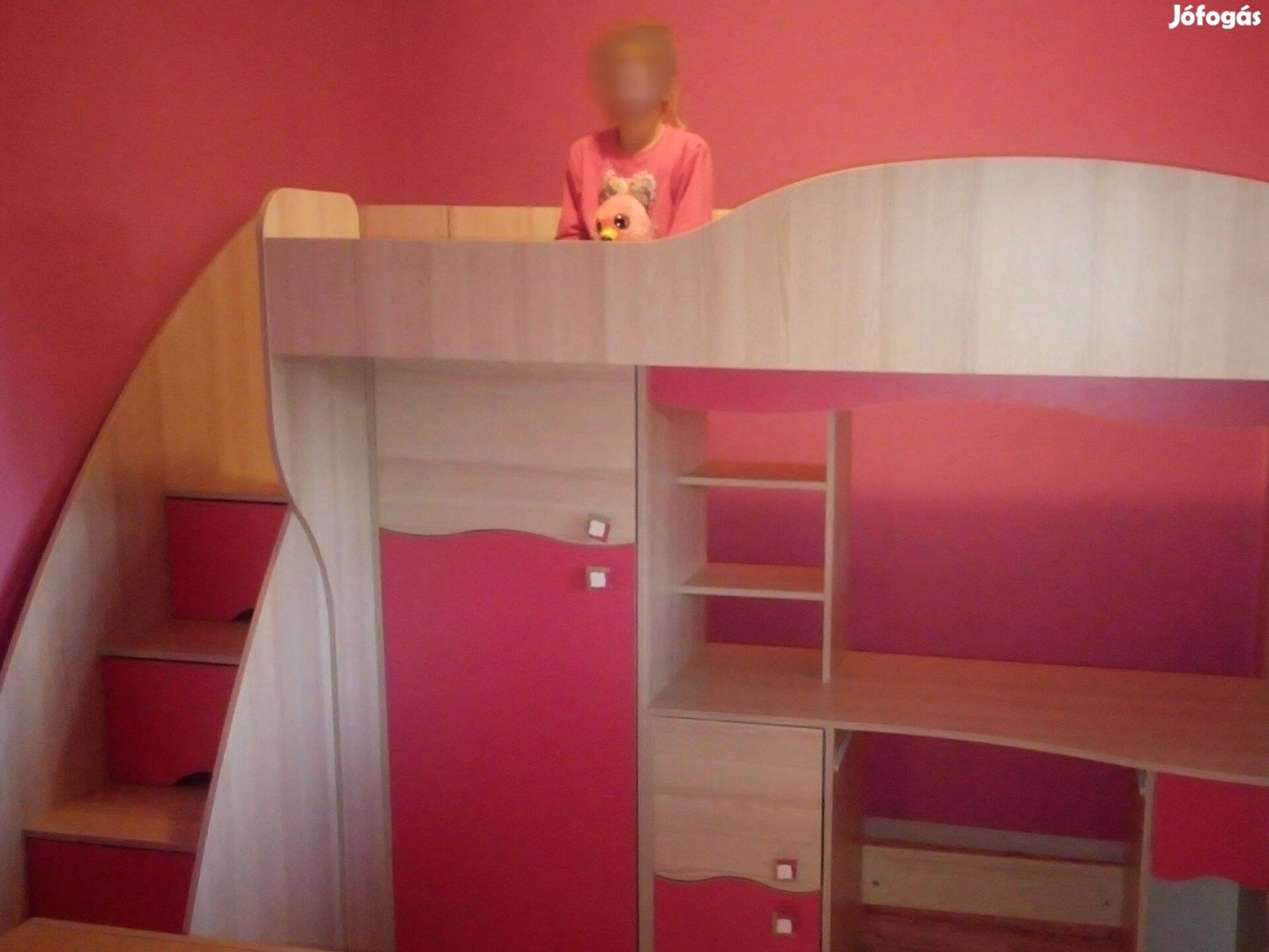 Lépcsős galériaágy, emeletes ágy íróasztallal, szekrénnyel, kislánynak