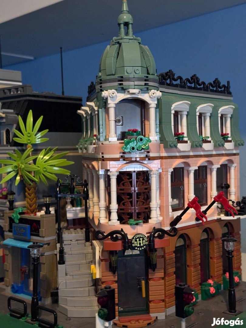 Lepin (LEGO) Boutique Hotel (10297) Butik Hotel (2022)