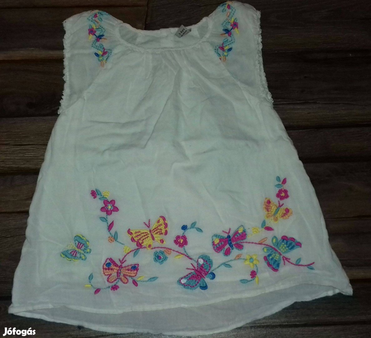 Lepke hímzéses fehér ruha, TU, 98-104