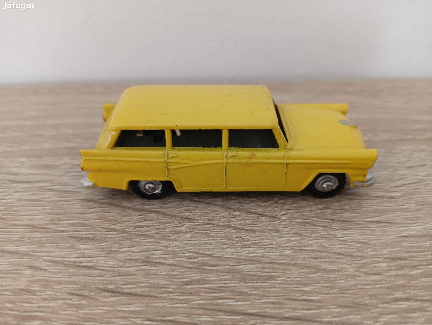 Lesney Matchbox #31 American Ford station wagon Yellow
