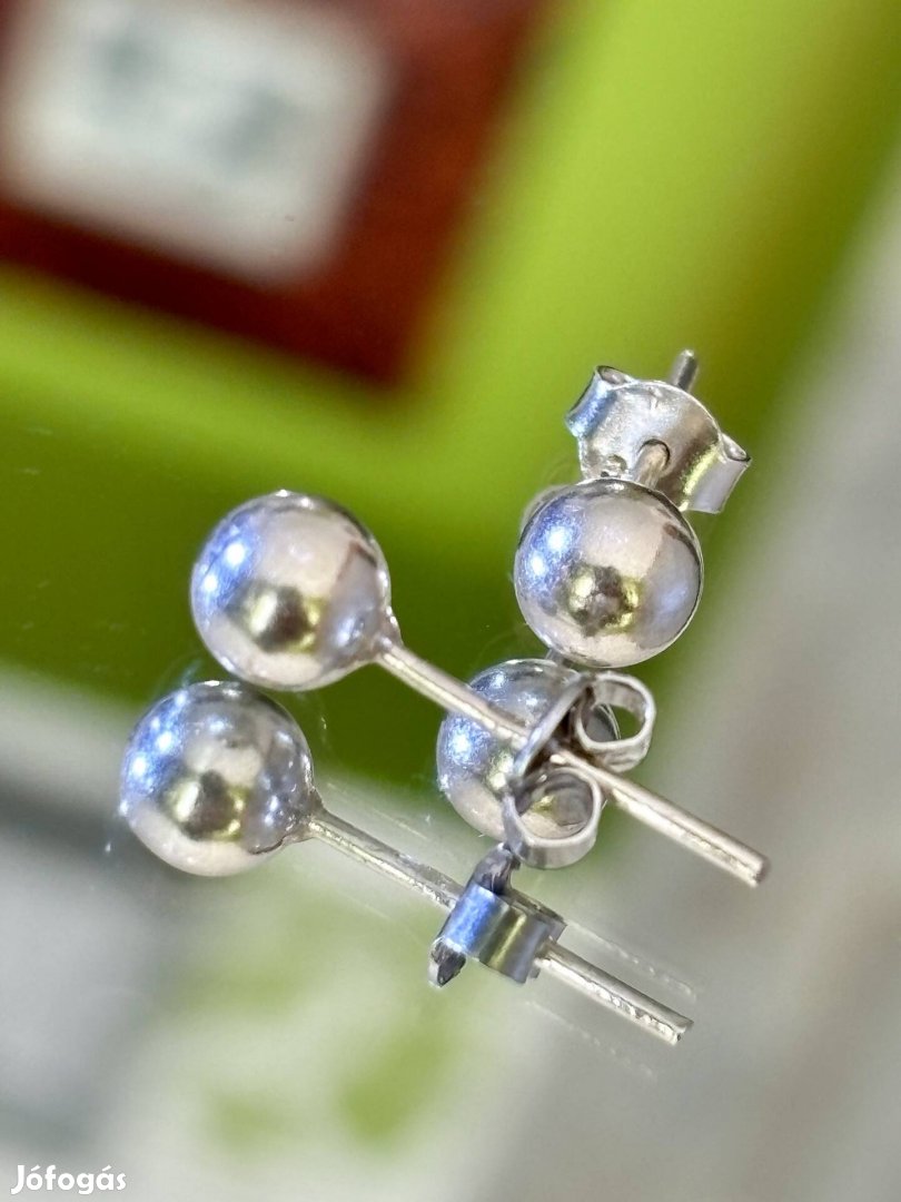 Letisztult formájú ezüst fülbevaló pár