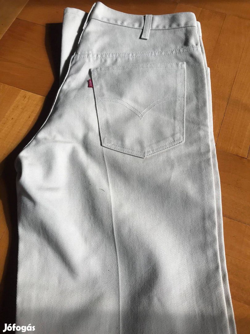 Levi's bőszárú világos homokszínű farmer!36-os méret