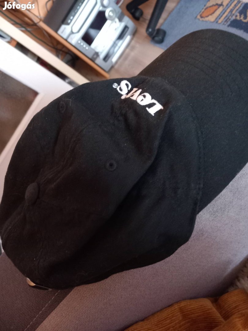 Levis sapka eladó