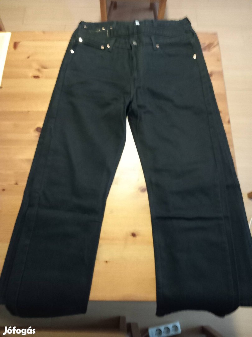 Levis 501 és 751férfi fekete farmer nadrág, 2 db.