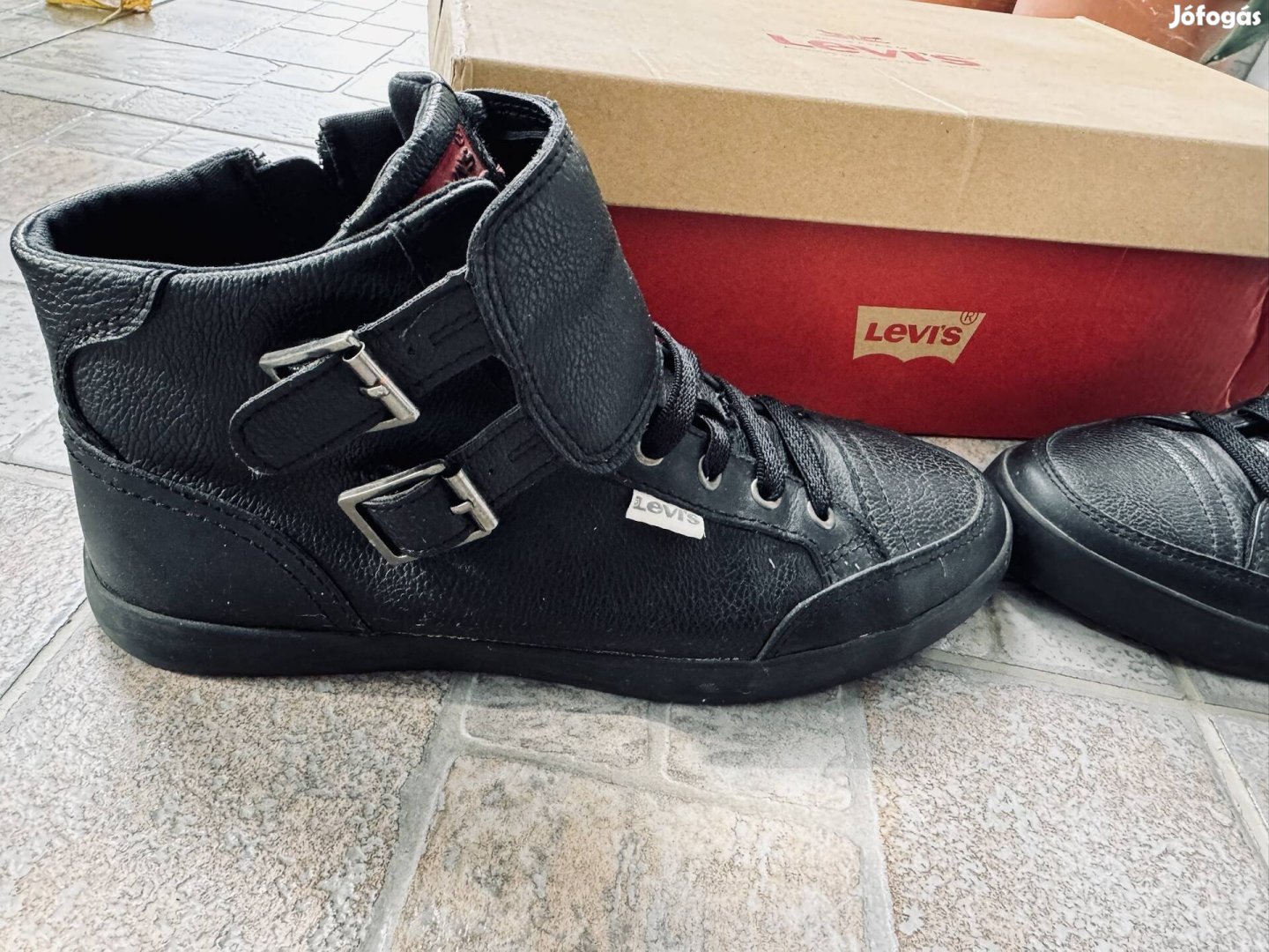 Levis cipő 40