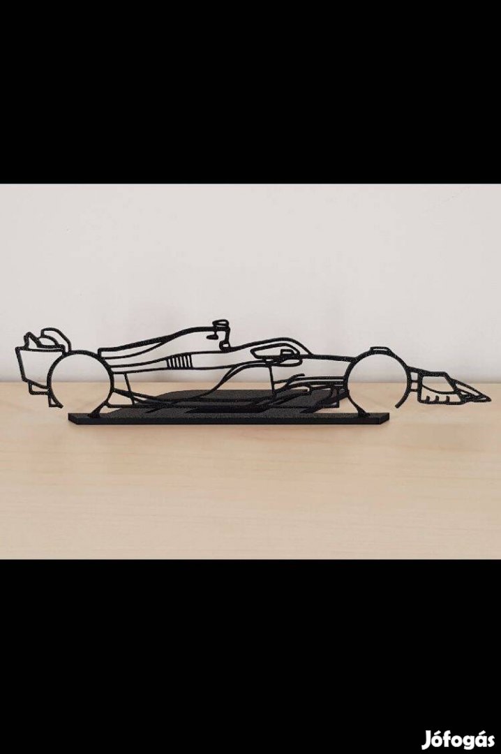 Lewis Hamilton Mercedes-AMG F1 W13 asztali dekoráció modell, ajándék