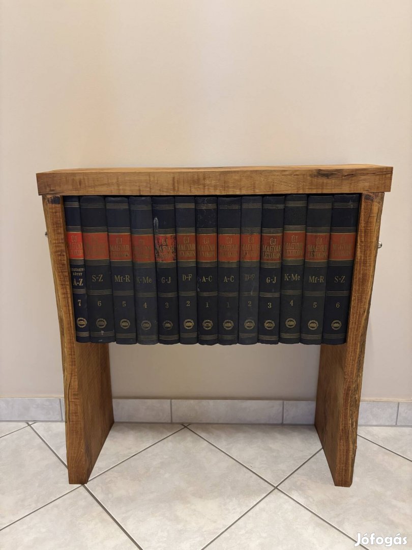 Lexikon könyv konzol asztal polc