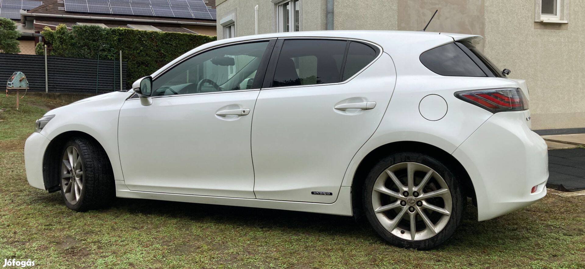 Lexus CT200h