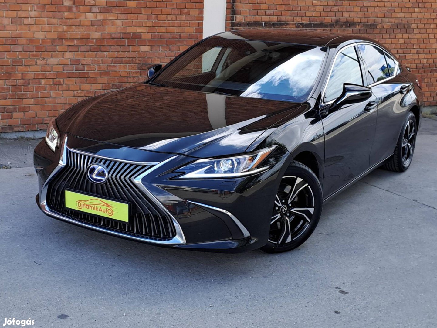 Lexus Es 300h Elegance Plus CVT Távtartó-Naptet...