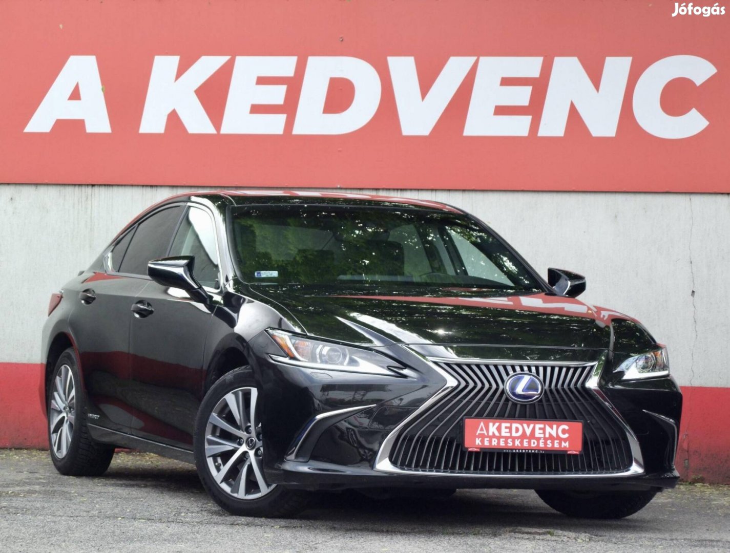Lexus Es 300h Prestiege Top CVT 60e km. LED Nap...