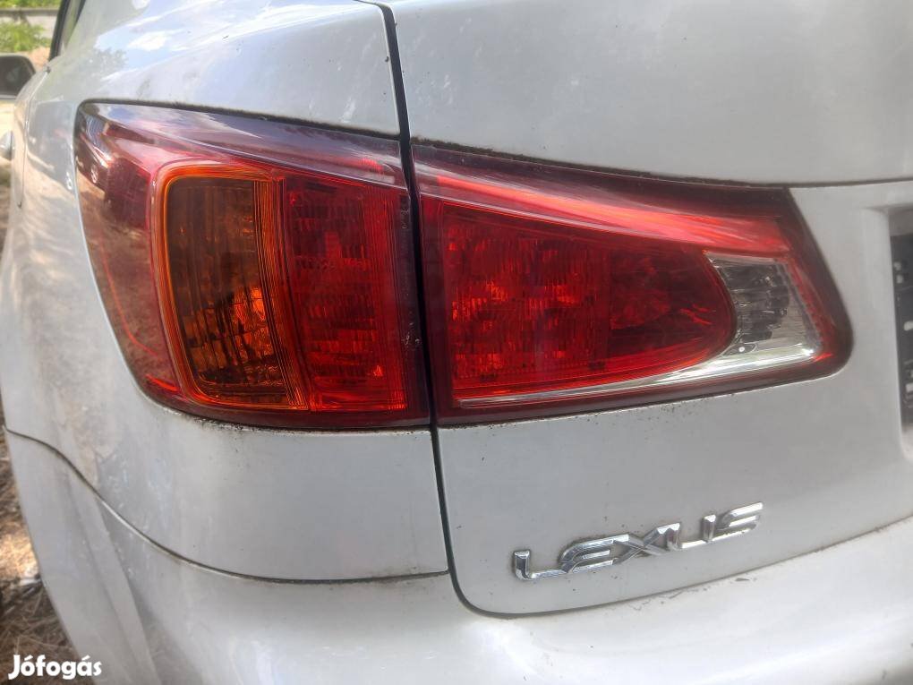 Lexus Is 220d face lift bal hátsó, belső lámpa