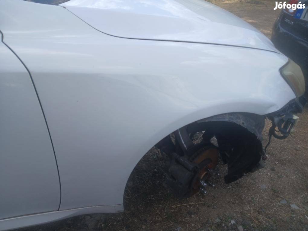 Lexus Is 220d face lift jobb első sárvédő