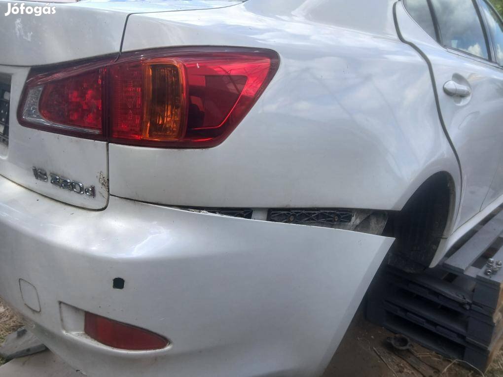 Lexus Is 220d face lift jobb hátsó komplett vágott negyed