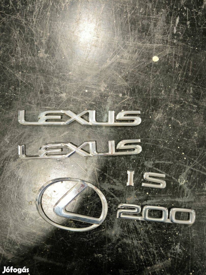 Lexus Is embléma