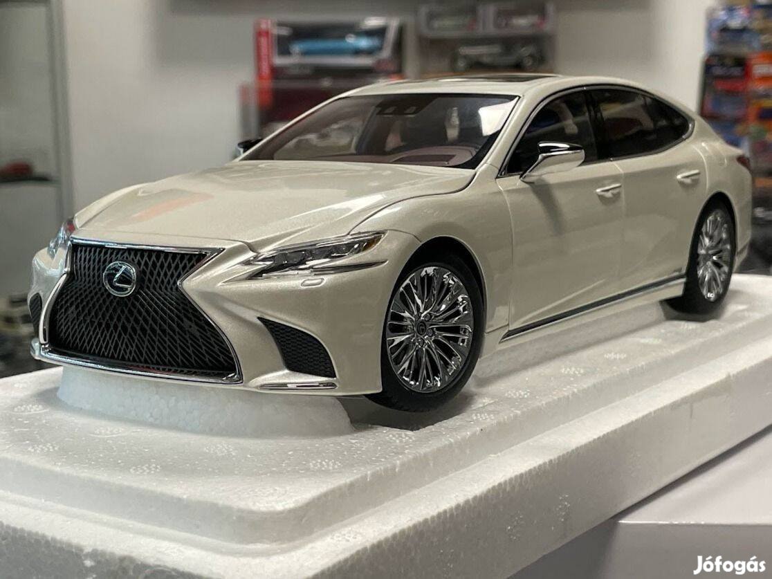 Lexus LS500H 2018 Sonic White Metallic 1:18 Autoart Composite 78866