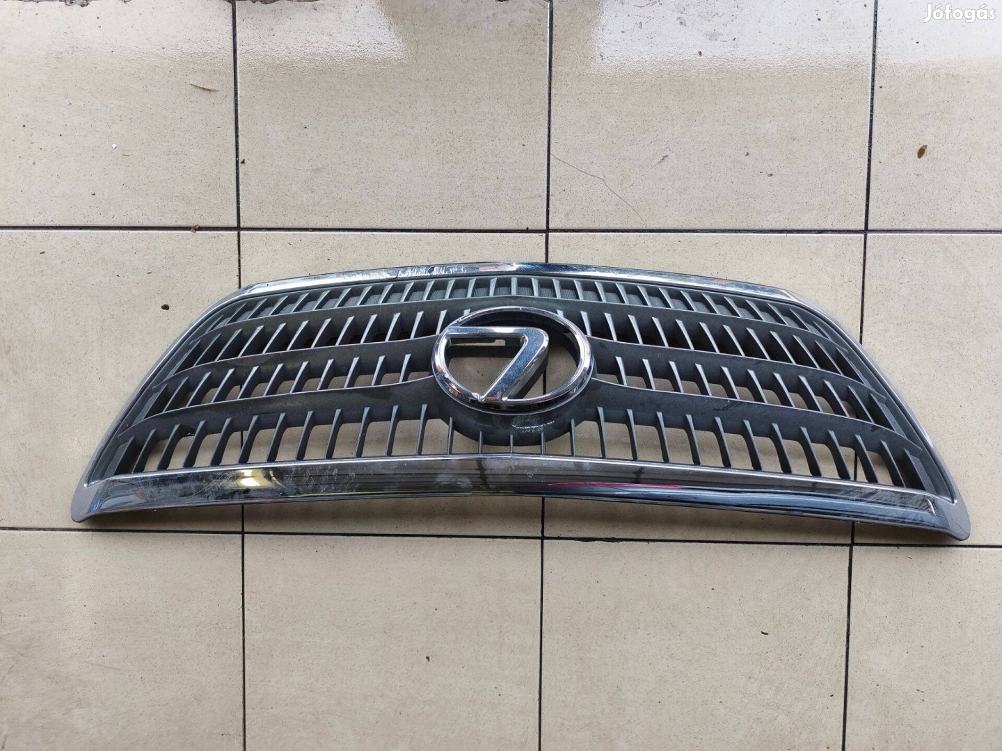 Lexus RX400h első díszrács