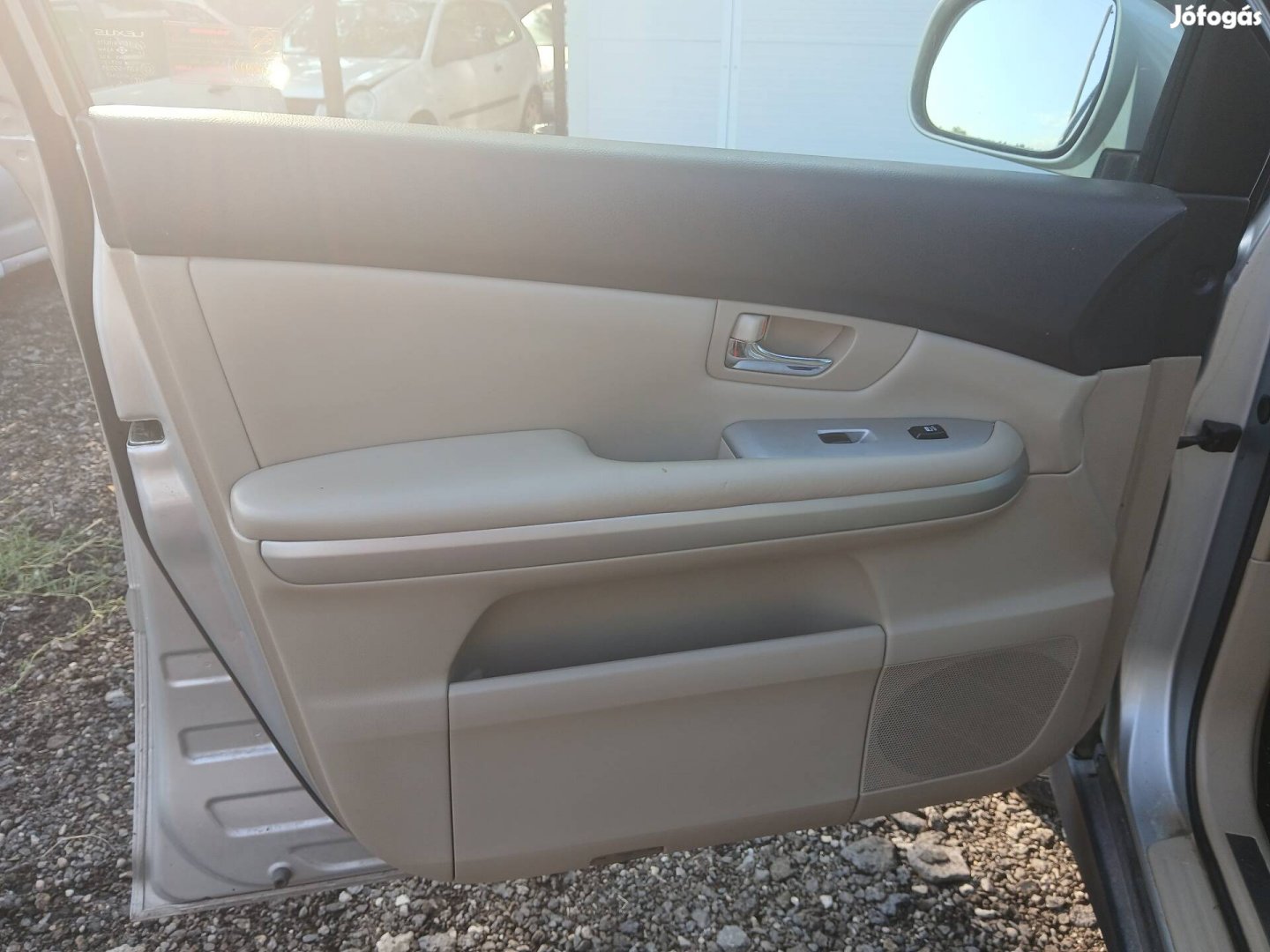 Lexus RX 400h bal első ajtó kárpit