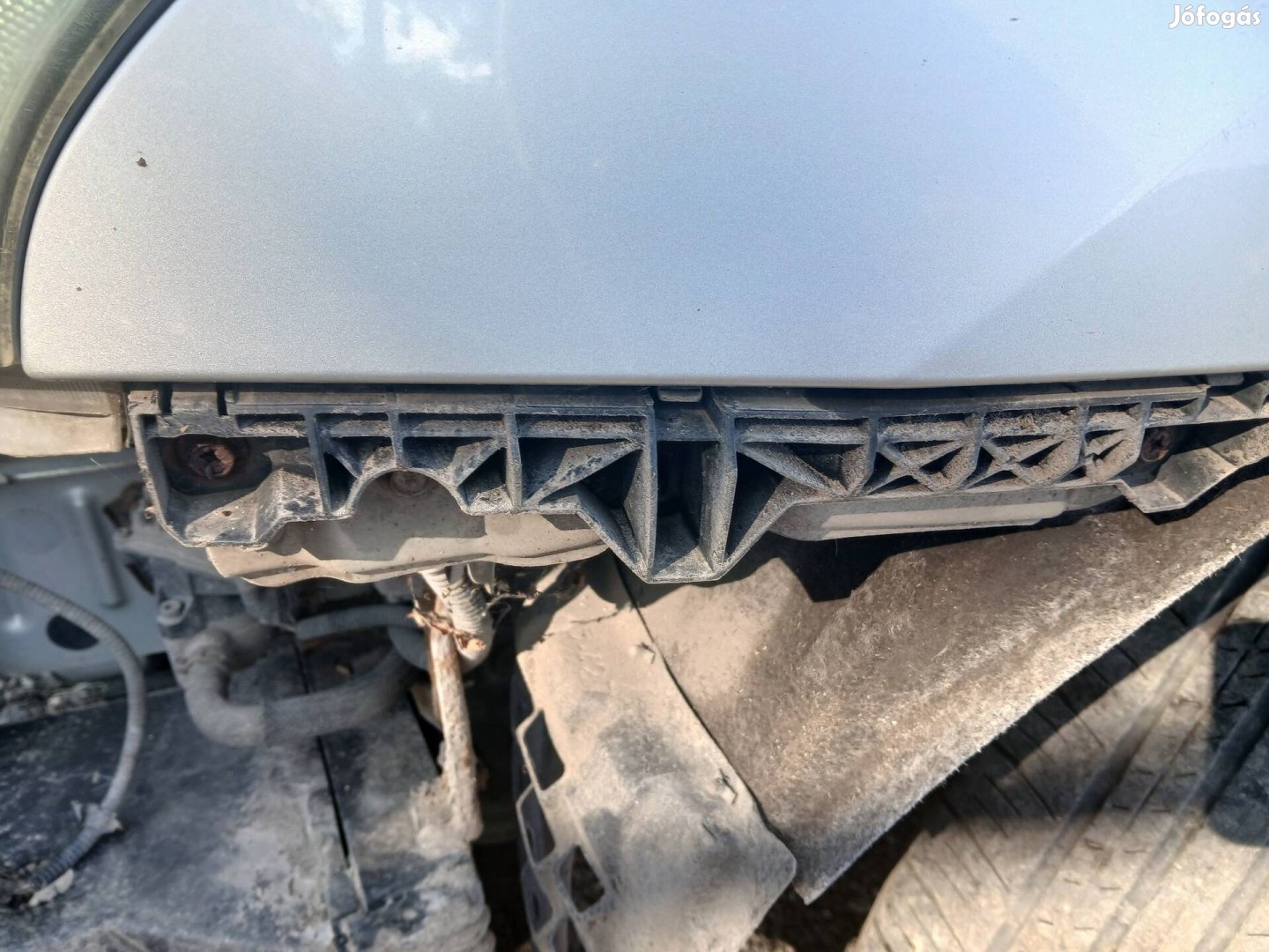 Lexus RX 400h bal első sárvédő tartó műanyag