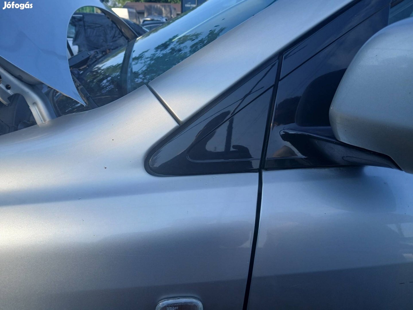 Lexus RX 400h bal első sárvédőn lévő diszléc