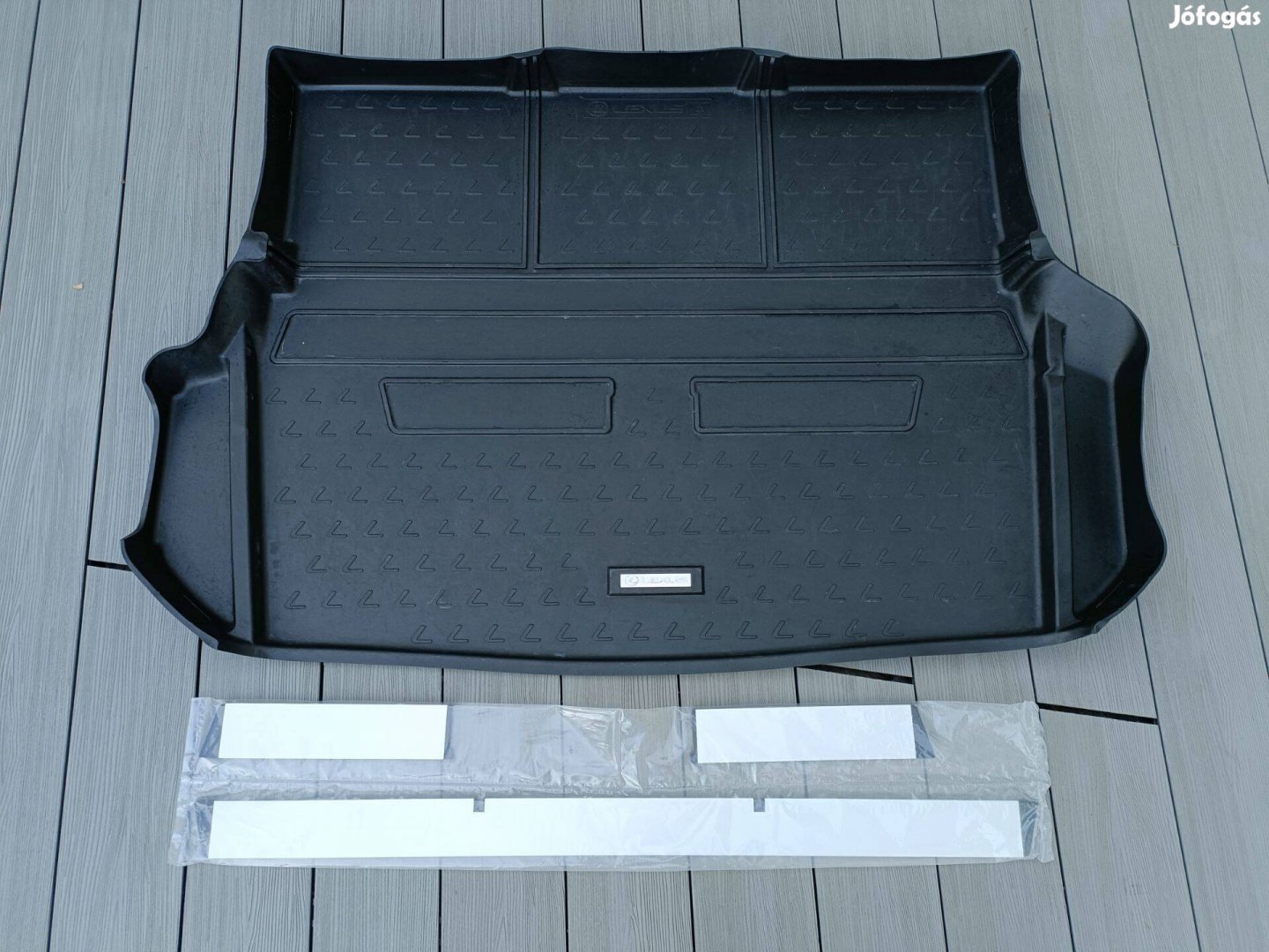 Lexus RX gyári csomagtértálca eladó