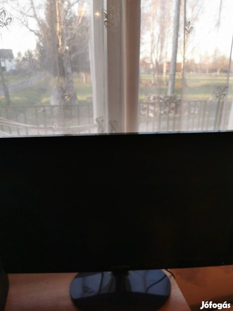 Lg 82cm monitor tv számítógép 