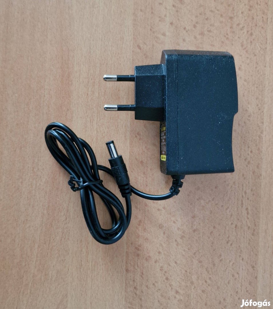 Li-lon 8,4V 1A akkumulátor töltő etetőhajó, lámpákhoz stb