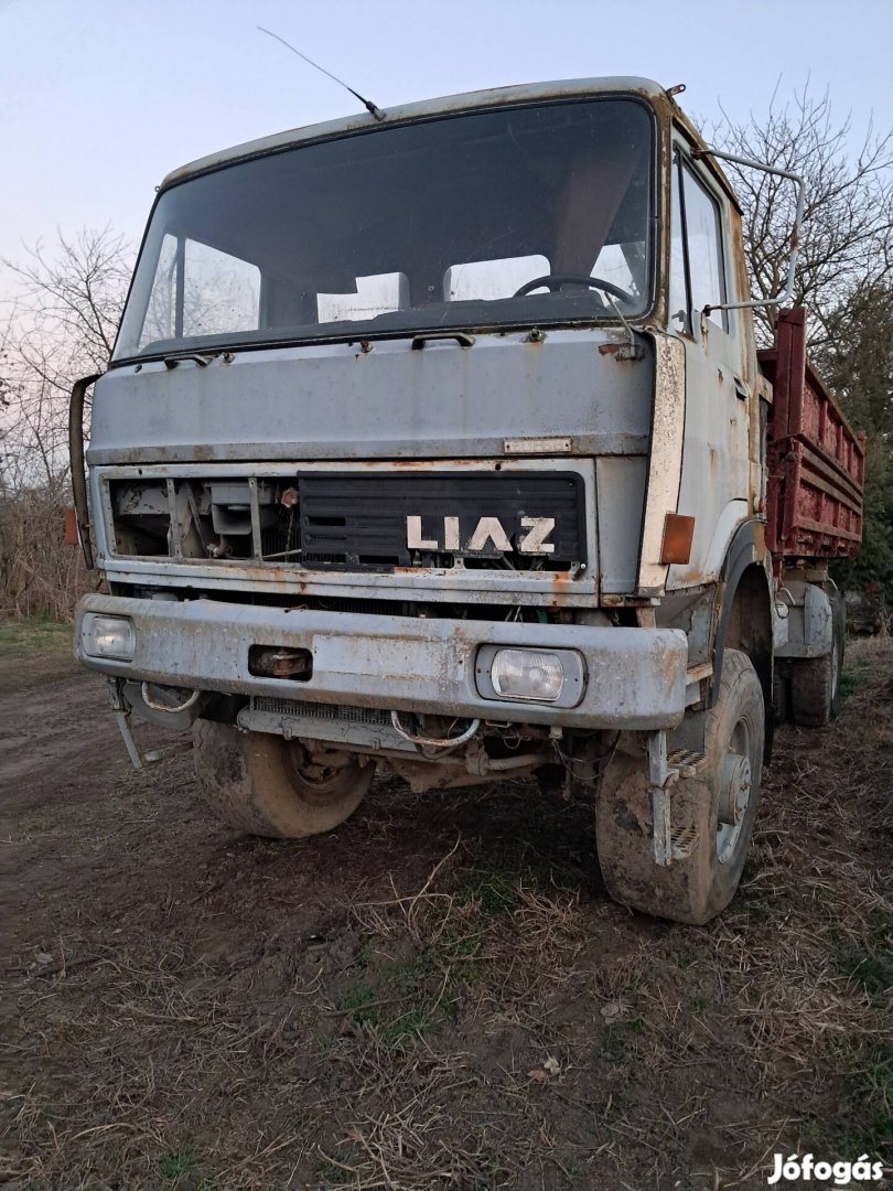 Liaz terepen eladó.k9