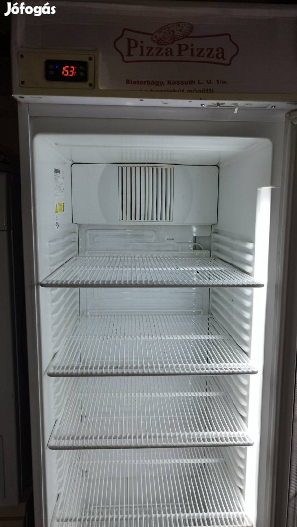 Liebherr 414 literes vitrines látvány hűtőszekrény 