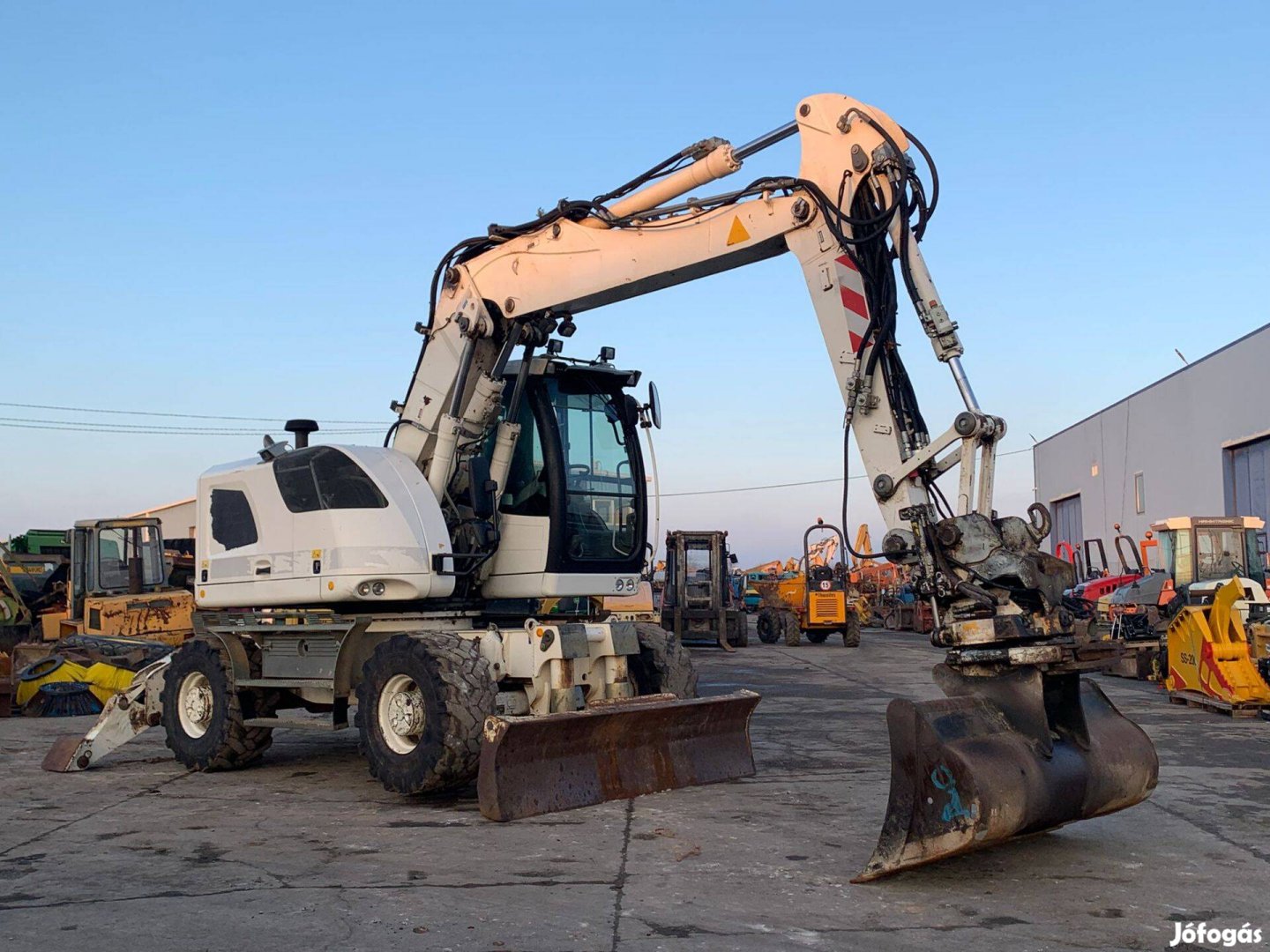 Liebherr A914 Compact+Rototilt Engcon gumikerekes kotró